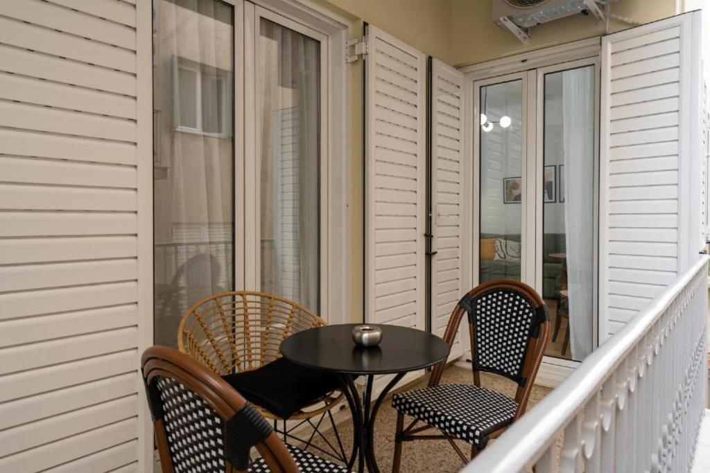 Vibrant Urban Getaway: Modern 1-Bedroom Near Bars, Parks, And Metro Athens Luaran gambar