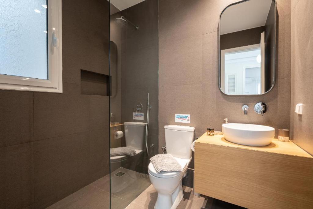Vibrant Urban Getaway: Modern 1-Bedroom Near Bars, Parks, And Metro Athens Luaran gambar